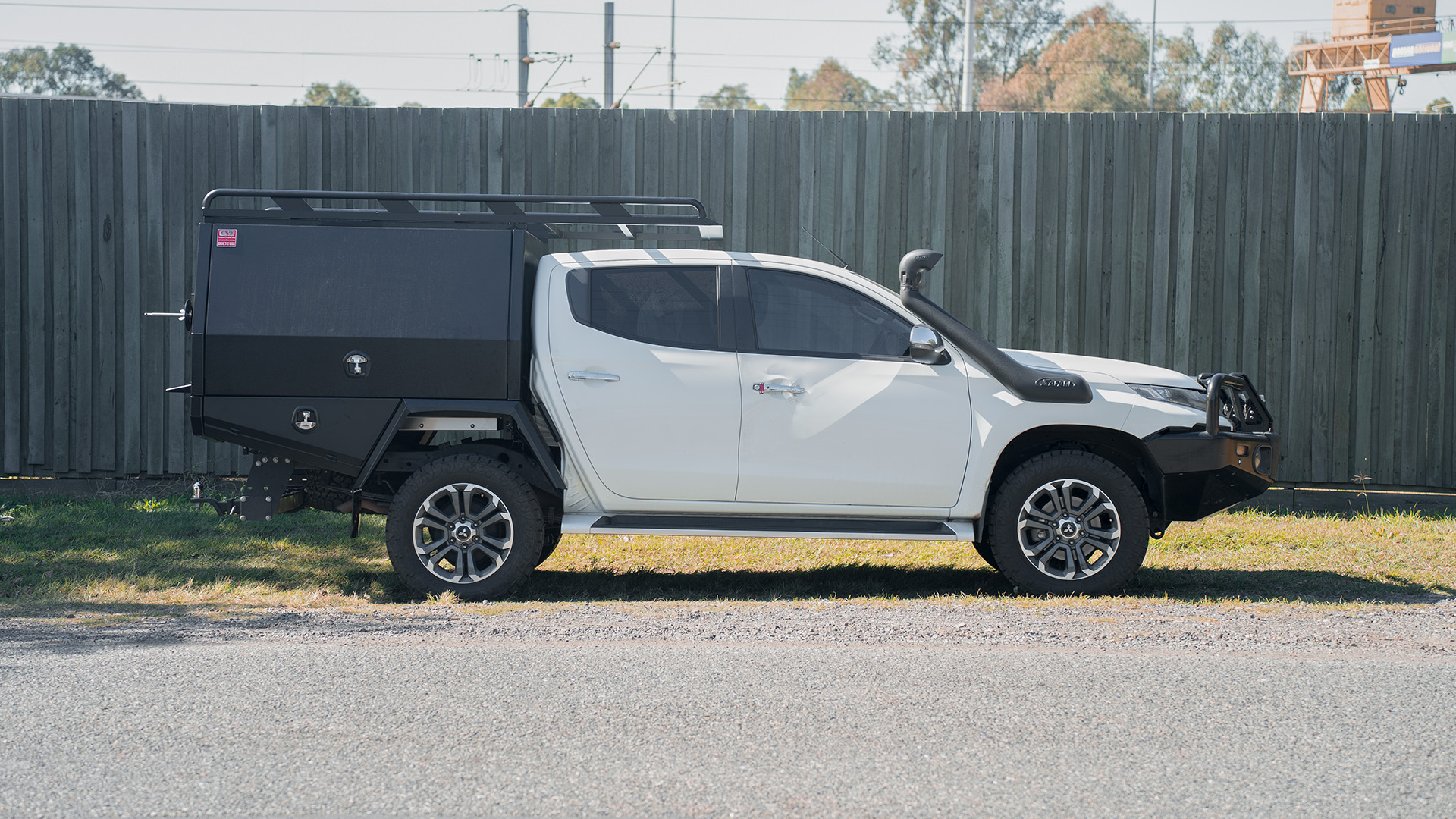 Mitsubishi Triton Service Body